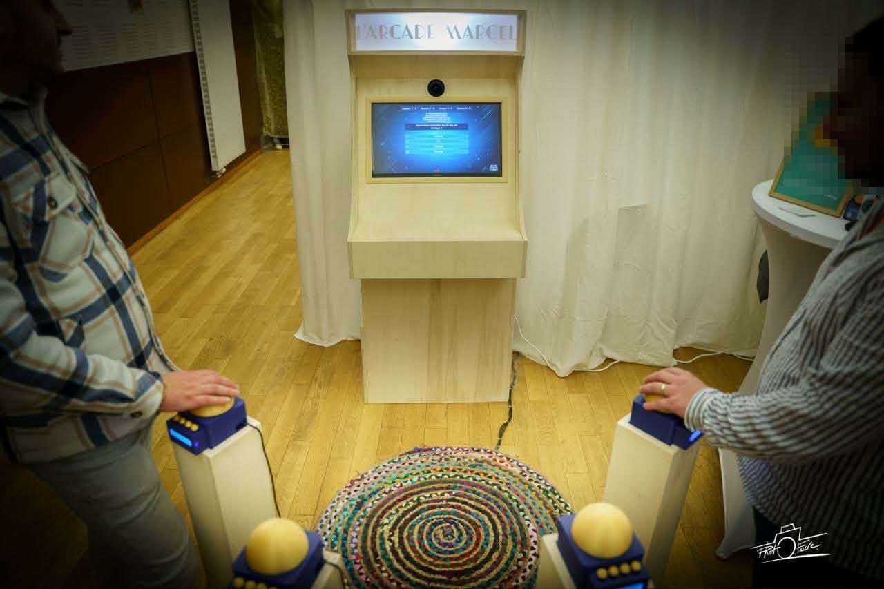 L’arcade Marcel : borne de quiz interactive avec buzzers, animation lors d’un événement à Caen